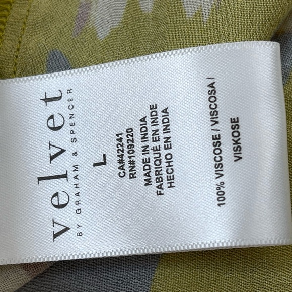 Velvet - Picture 6 of 7